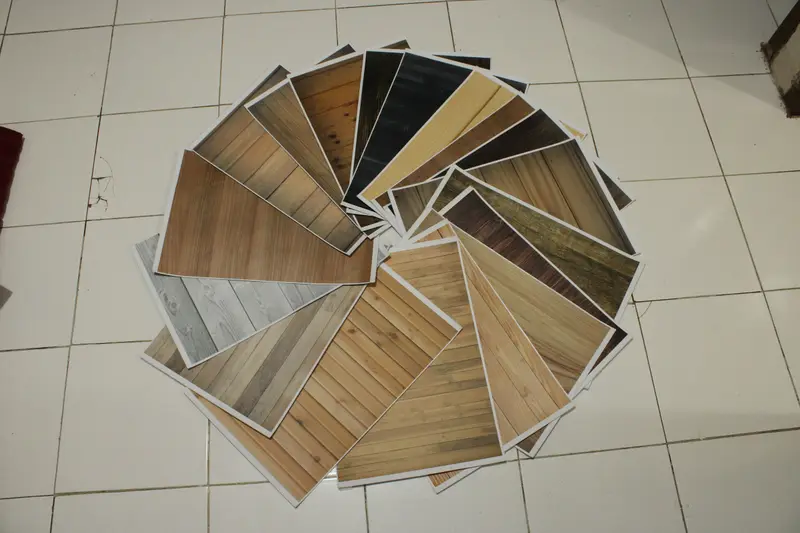 Aufgefächerte Muster für Vinyl- und Laminatböden