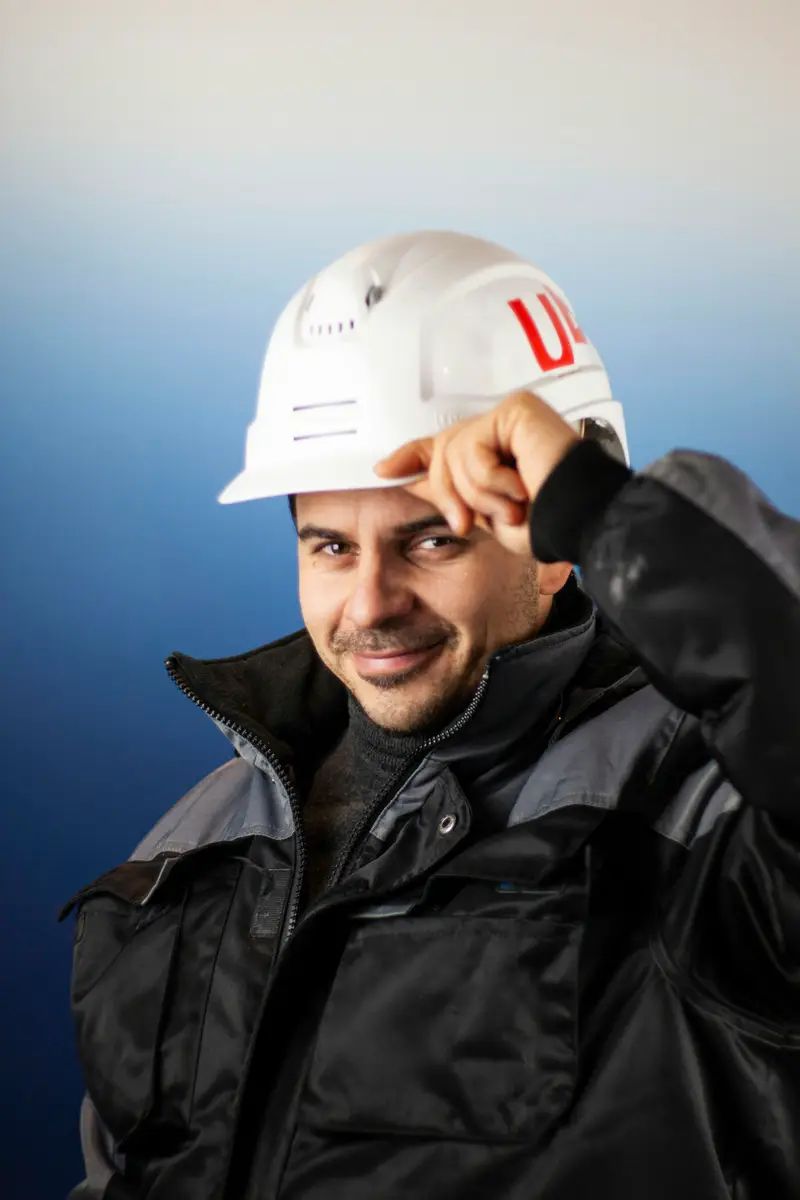 Daniel Kieffer, Dachdecker- und Klempnermeister, mit weißem Schutzhelm